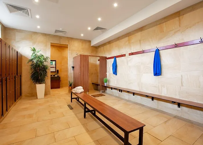 Отель The Park Homes & Leisure Centre